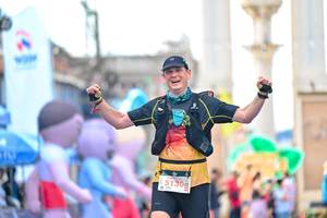 BIB: 5130
                            <button type="button" onclick="openModal(24883035)" class="btn btn-primary btn-sm float-right btn-popup" data-toggle="modal" data-target=".modal-high-quality">
                        <i class="fas fa-shopping-cart"></i> Add to Cart
                    </button>
                                            <button type="button" onclick="isThisMe(24883035, true)" class="btn btn-success btn-sm float-right btn-popup btn-isme hidden" data-toggle="tooltip" data-placement="bottom" title="นี่คือรูปของคุณใช่ไหม คลิกที่นี่เพื่อเอาเข้าอัลบั้ม">
                        <i class="fas fa-plus"></i> Add to album
                    </button>
                    <button type="button" onclick="isThisMe(24883035, false)" class="btn btn-warning btn-sm float-right btn-popup btn-isnotme hidden">
                        <i class="fas fa-ban"></i> Remove from album
                    </button>